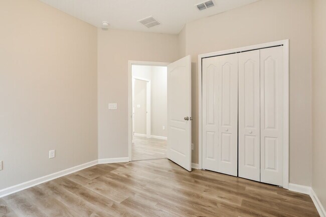 Building Photo - 10392 Pavnes Creek Dr