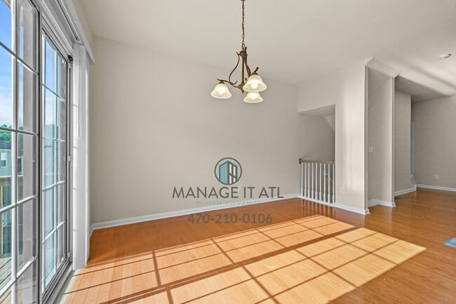 Building Photo - Beautiful and well maintenance three-story...