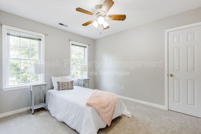 Building Photo - 5200 Parrish Creek Dr