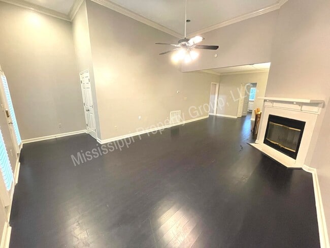 Building Photo - EXCELLENT LOCATION - 2BD/2BA FOR RENT