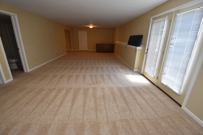 Building Photo - 18416 Summer Wind Ln