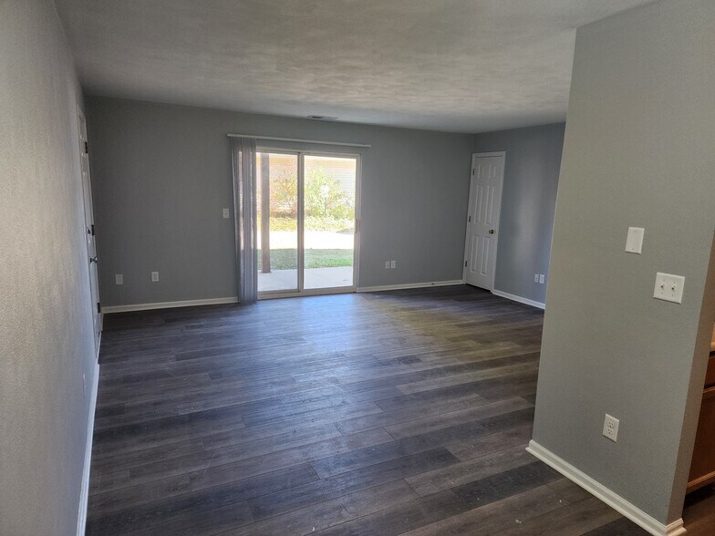 Building Photo - 5597 Andrews Dr