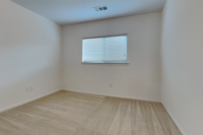 Building Photo - 14 E Sage Creek Pl