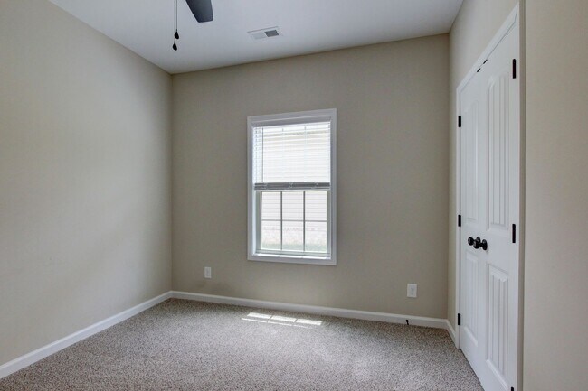 Building Photo - 2547 Rafiki Dr