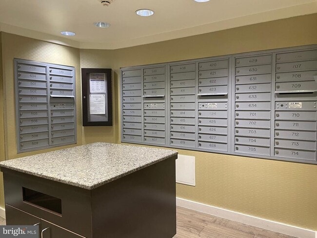 Building Photo - 3001 Veazey Terrace NW