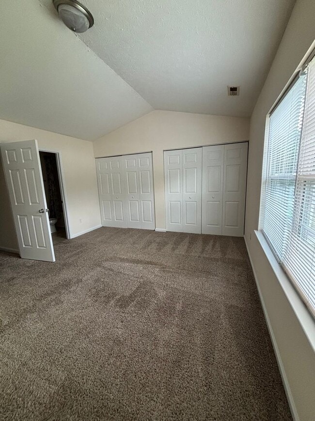 Building Photo - RENT SPECIAL!! Half off 1st months' rent i...