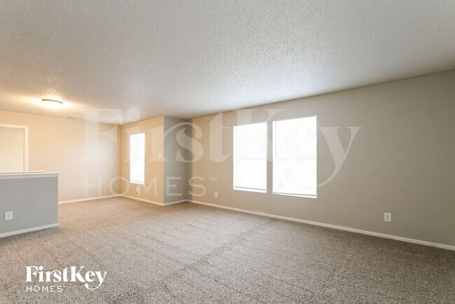 Building Photo - 12649 White Rabbit Dr