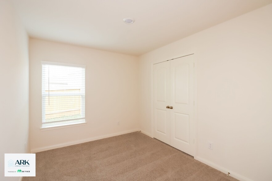 Building Photo - 26828 Steinbeck Dr
