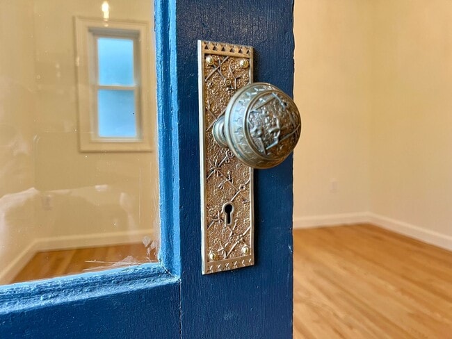 Building Photo - Private and Stylish One-Bedroom, Available...