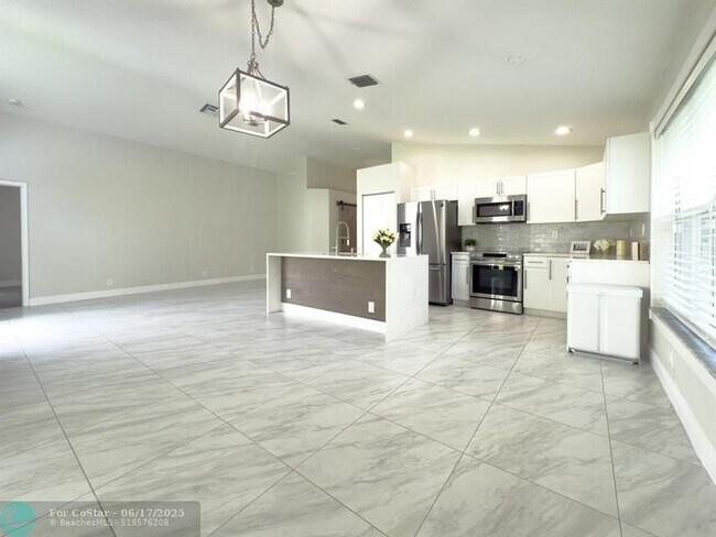 Building Photo - 12204 Sunset Point Cir