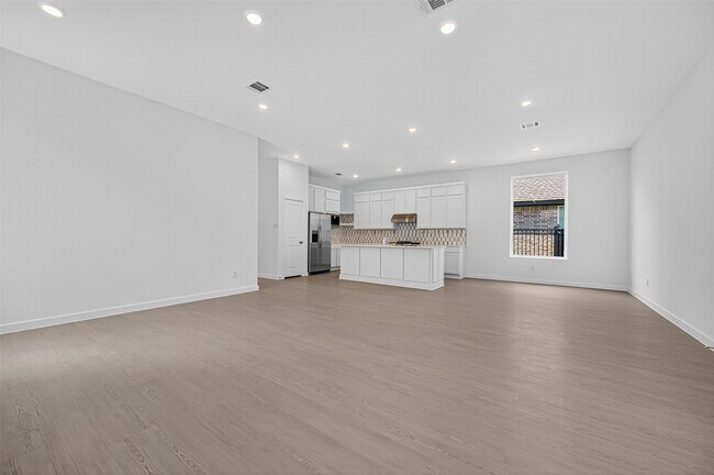 Building Photo - 27423 Sunterra Village Dr