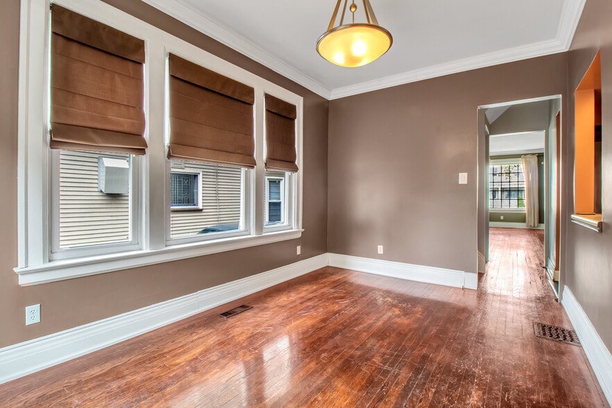 Building Photo - 67 Crescent Ave