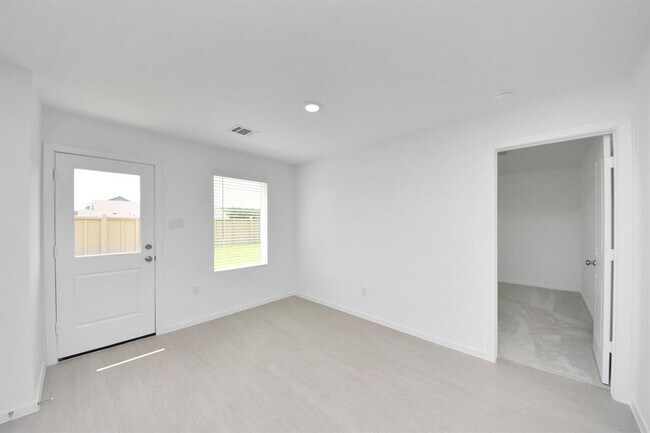 Building Photo - 25657 Rose Creek Dr