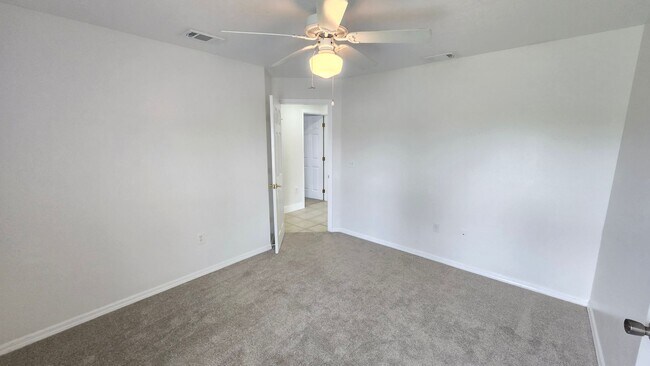 Building Photo - 104 Charles Dr