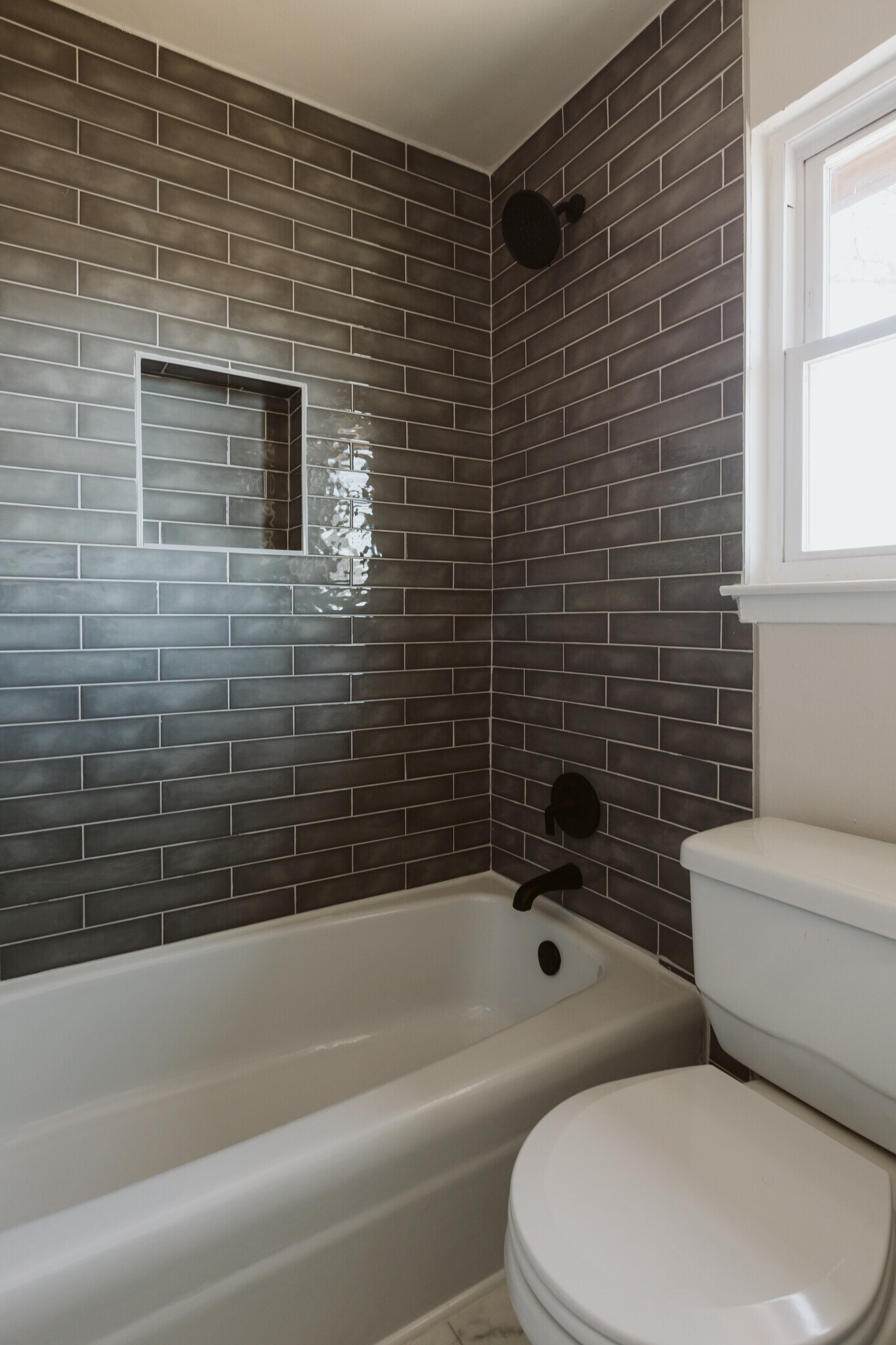 Building Photo - 1402 Fairfield Dr