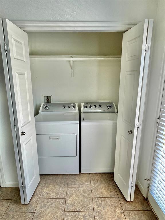 Building Photo - 2419 Allred Dr