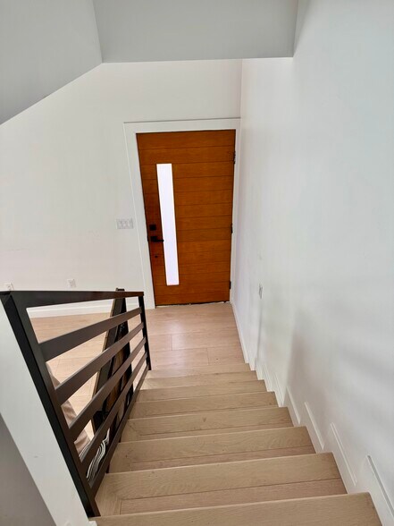 Building Photo - 2681 Pomeroy Ave