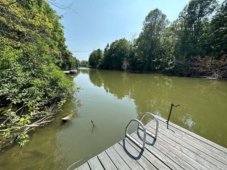 Building Photo - 22929 Huron River Dr