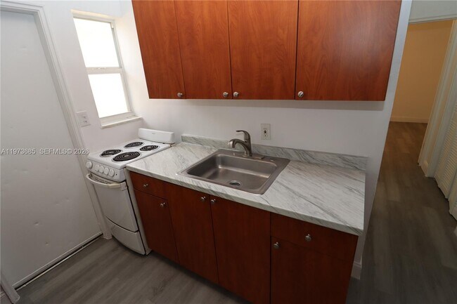 Building Photo - 835 83rd St