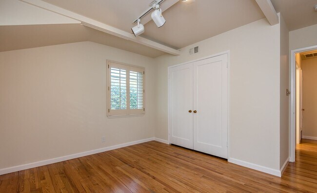 Building Photo - Luxury Single-Story Los Gatos Estate | Remodeled Throughout | Resort-Style Backyard
