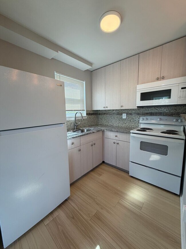 Building Photo - 12500 Knights Rd