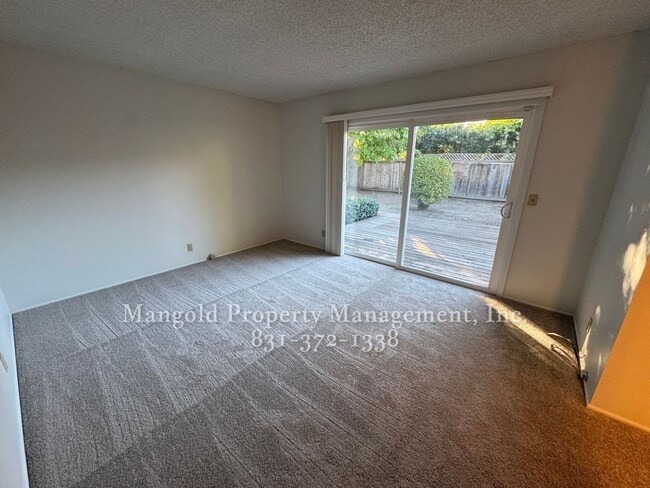 Building Photo - 22490 Ferdinand Dr