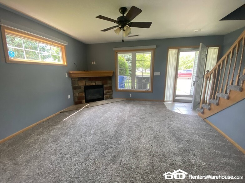 Building Photo - 2100 Meadow Chase Ln