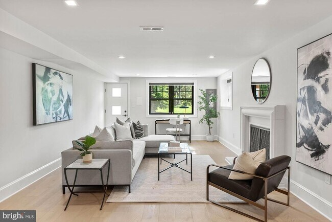 Building Photo - 4628 Blagden Terrace NW
