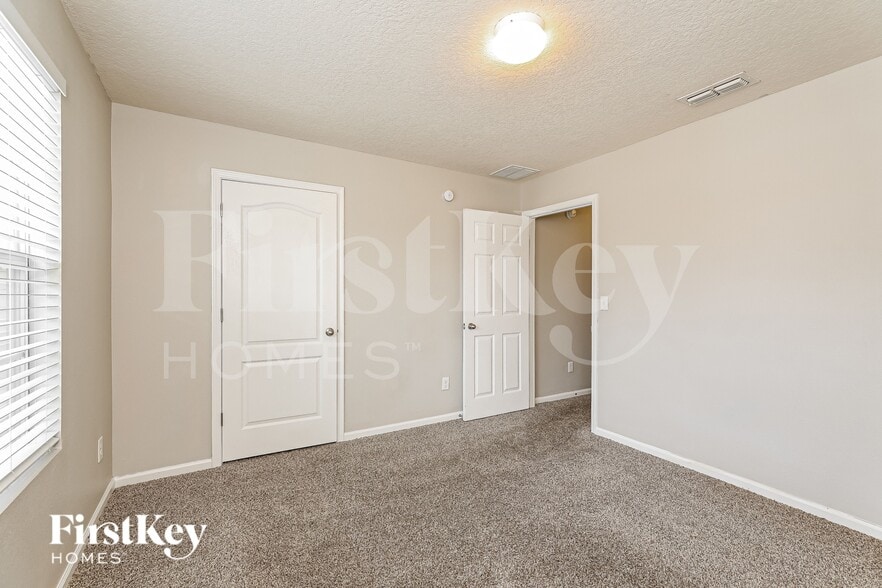 Building Photo - 8058 Brothers Walk Ln