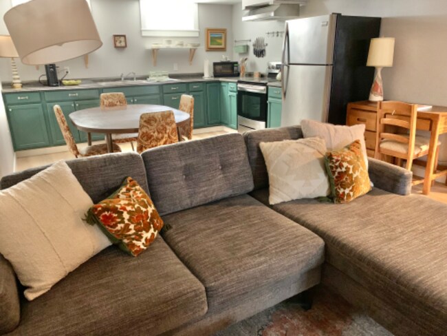 Building Photo - 1008 Princeton Ave