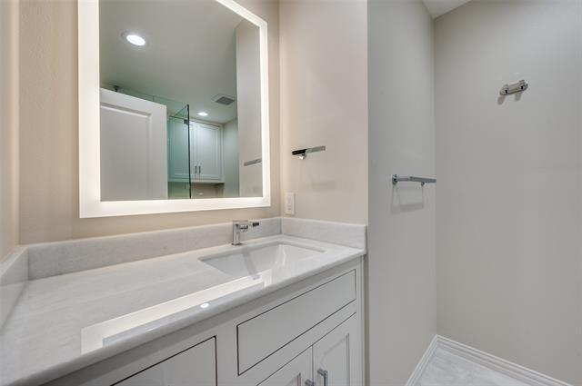 Building Photo - 7154 Stonetrail Dr