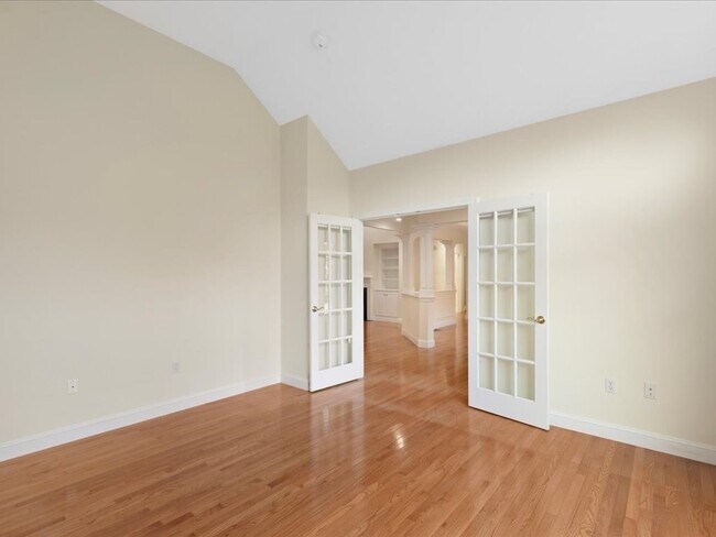 Building Photo - 32 Silver Brook Ln