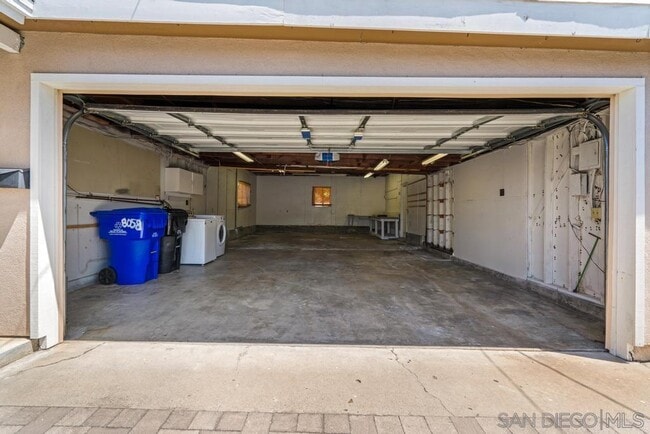 Building Photo - 8058 Tommy Dr