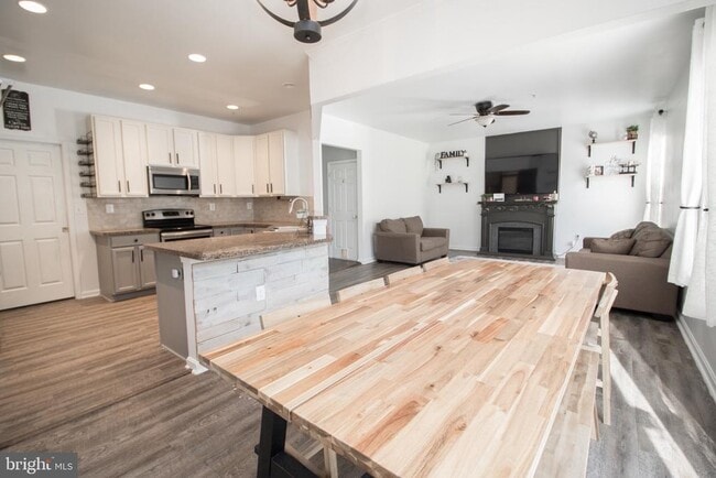 Building Photo - 45567 Bethson St