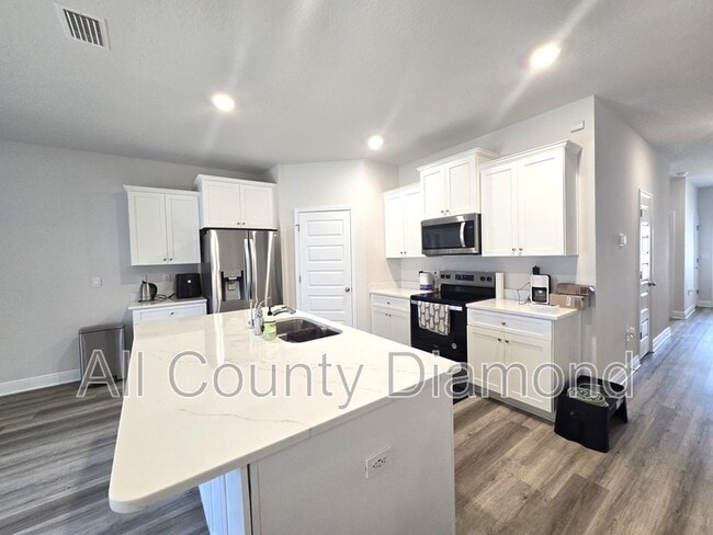 Building Photo - 4861 Sweetspire Dr
