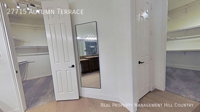 Building Photo - 27715 Autumn Terrace