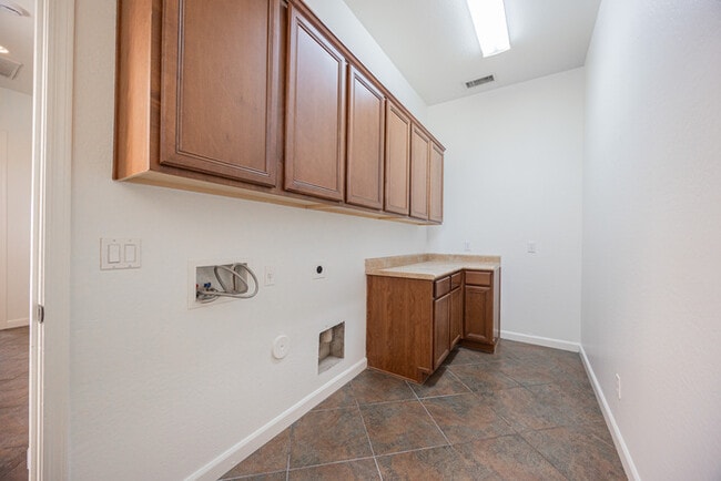 Building Photo - 12746 W Colter St