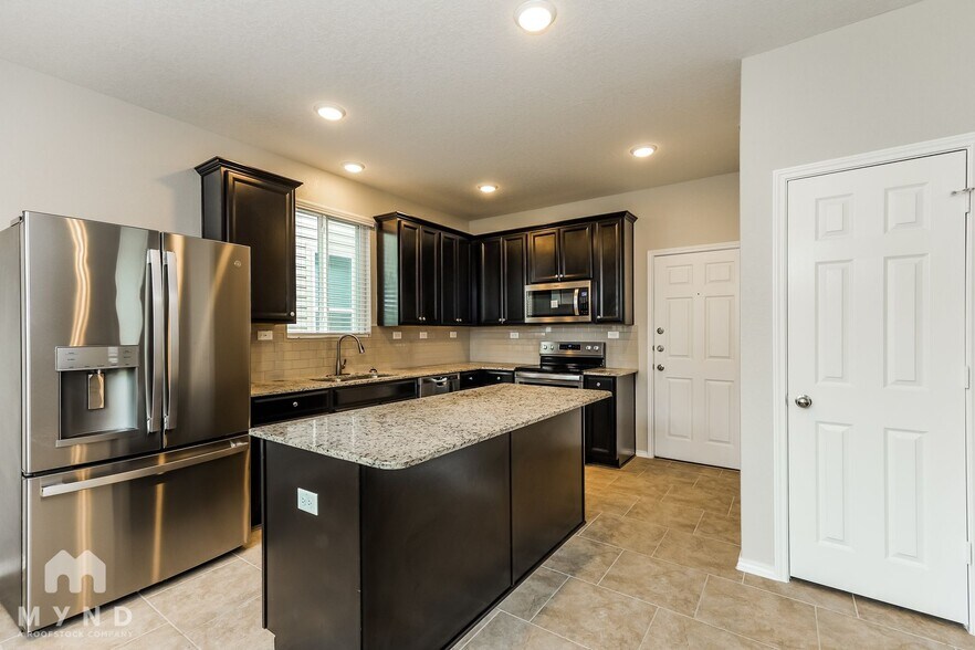 Building Photo - 10327 Dunlap