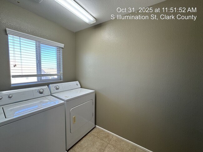 Building Photo - 4 Bedroom Near Spring Valley— Your Next Ch...