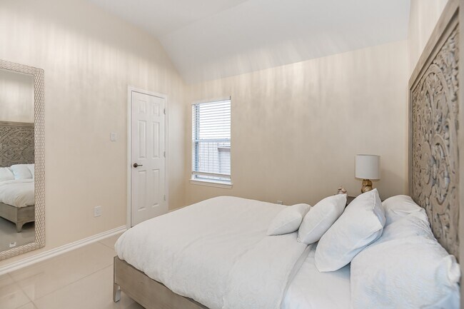 Building Photo - 18022 Dunoon Bay Point Ct