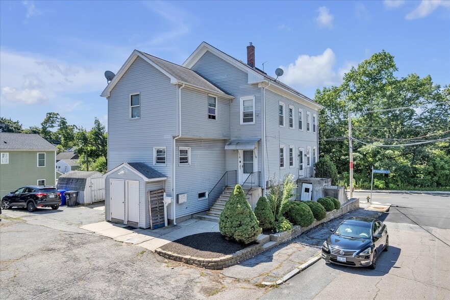 Building Photo - 1 Metcalf Ave