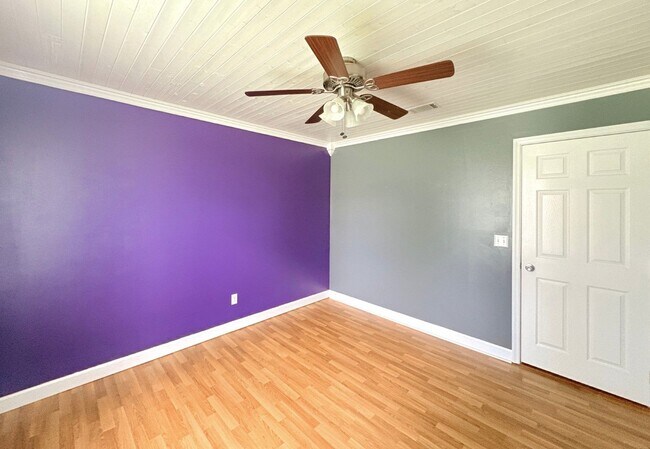 Building Photo - 236 Woodbridge Rd