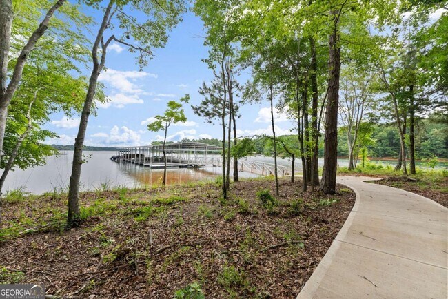 Building Photo - 151 S Pointe Dr