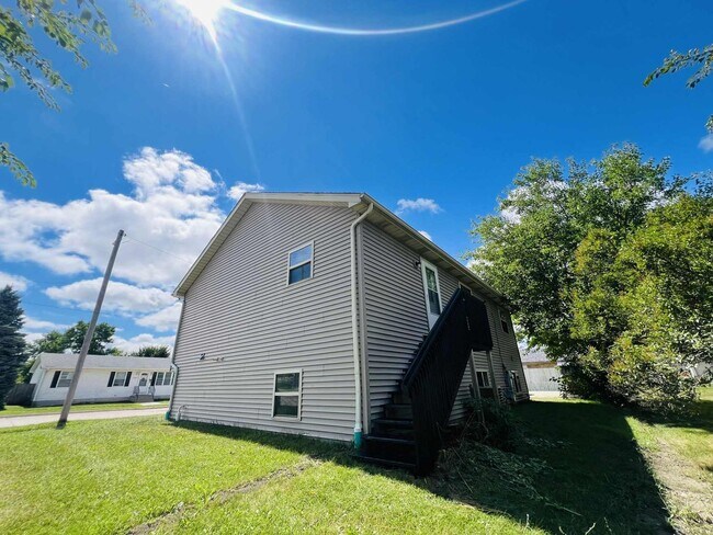 Building Photo - KHR-2708-48-S