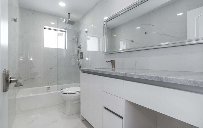 Building Photo - 524 NW 53rd St