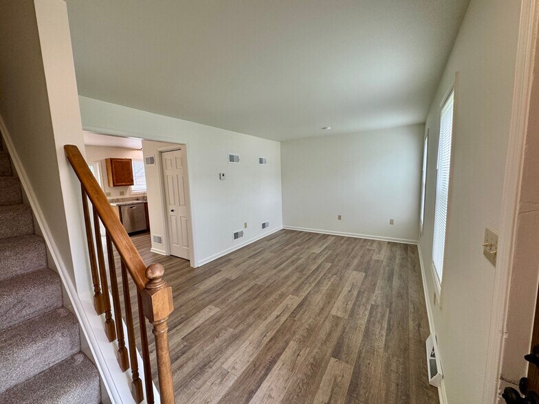 Building Photo - 106 Chukar Ct