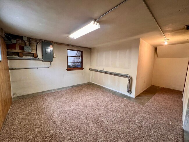 Building Photo - Non-Refundable & Security Deposit Total: $...