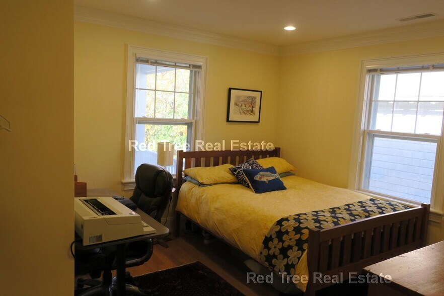 Building Photo - 279-281 Walnut St