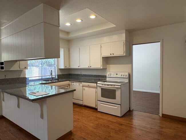 Building Photo - Four Bed, Two Bath Home In North Stockton