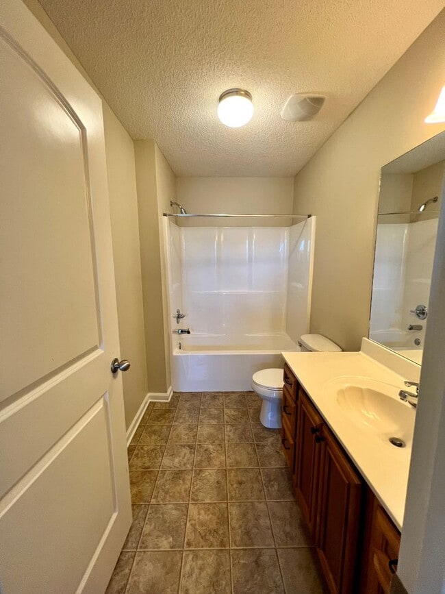 Building Photo - 9146 Glen Cove